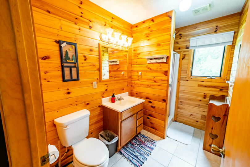 Whitetail Bathroom